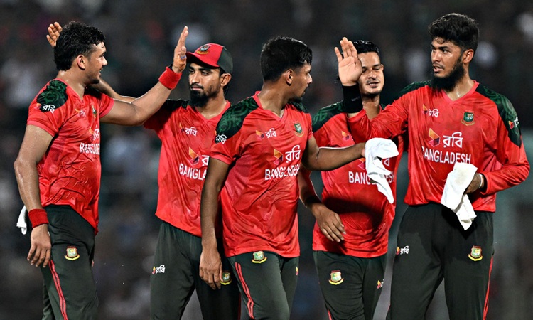 সিরিজ বাঁচাতে বাংলাদেশের দরকার ১৫০ রান